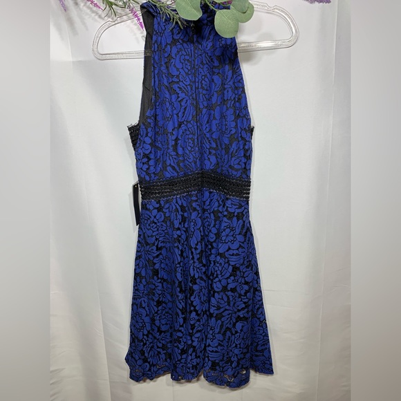 City Triangles Dress - Picture 3 of 5